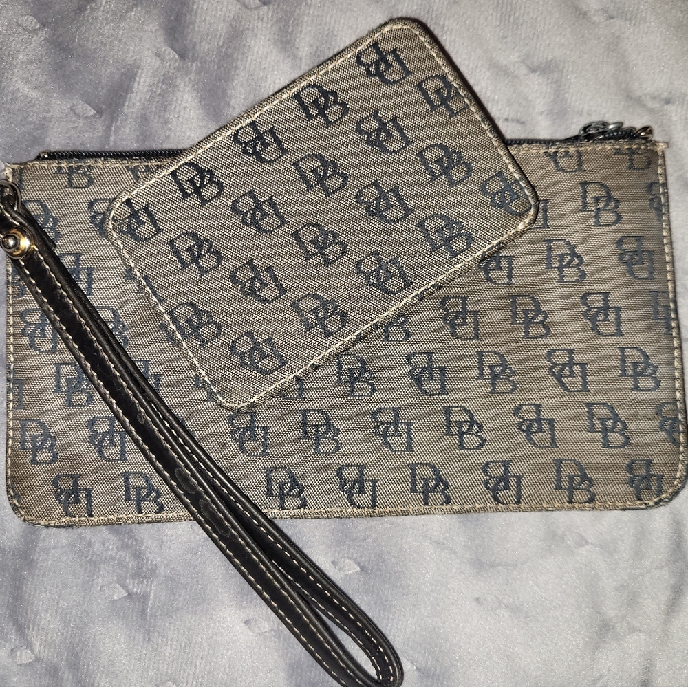 Dooney & Bourke Wristlet Set